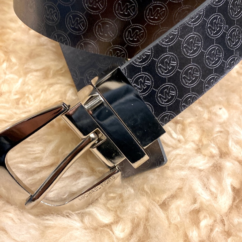 Michael Kors double sided metallic belt.